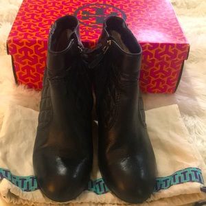 Tory Burch Layla quilted wedges booty,black size